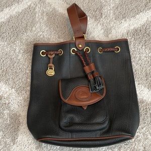 NWOT Dooney & Bourke purse.